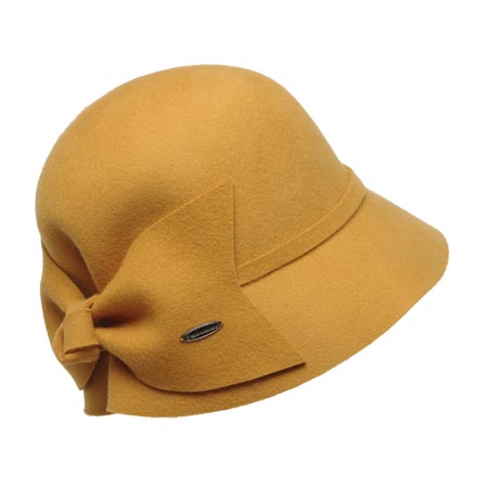 流行復(fù)古風的鐘形帽 流行復(fù)古風的鐘形帽