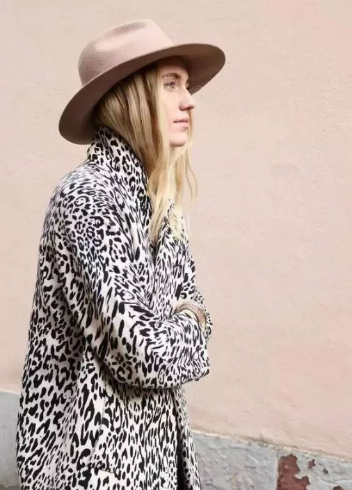 秋冬就得學(xué)會帽子搭配 秋冬就得學(xué)會帽子搭配