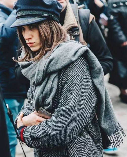 秋冬就得學(xué)會帽子搭配 秋冬就得學(xué)會帽子搭配