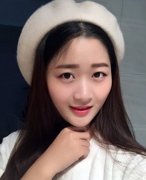 初春穿搭來頂帽子，chic感十足！